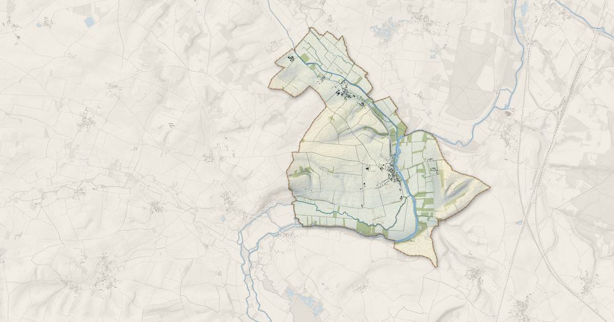 Portrait cartographique de Ambérac : relief, eau, forêts, bâti et voies, calculés à partir des données de l'IGN