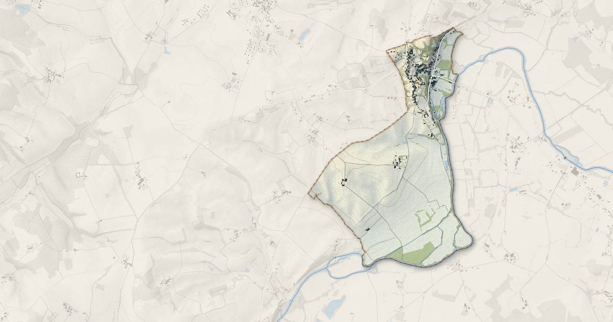 Portrait cartographique de Aubeterre-sur-Dronne : relief, eau, forêts, bâti et voies, calculés à partir des données de l'IGN