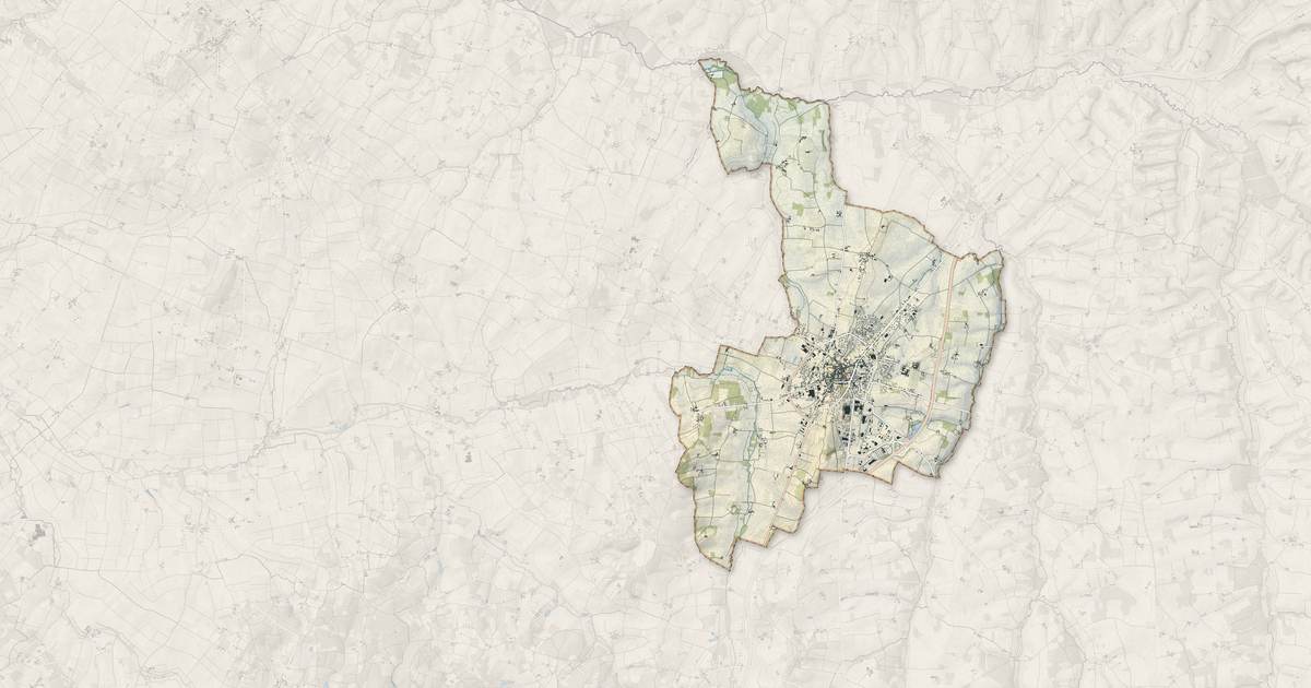 Portrait cartographique de Barbezieux-Saint-Hilaire : relief, eau, forêts, bâti et voies, calculés à partir des données de l'IGN