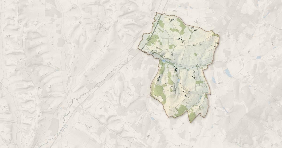 Portrait cartographique de Bellon : relief, eau, forêts, bâti et voies, calculés à partir des données de l'IGN
