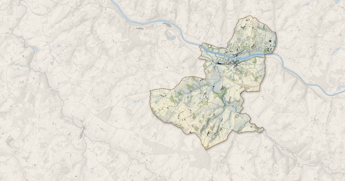 Portrait cartographique de Chabanais : relief, eau, forêts, bâti et voies, calculés à partir des données de l'IGN