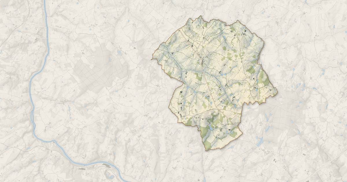 Portrait cartographique de Chabrac : relief, eau, forêts, bâti et voies, calculés à partir des données de l'IGN