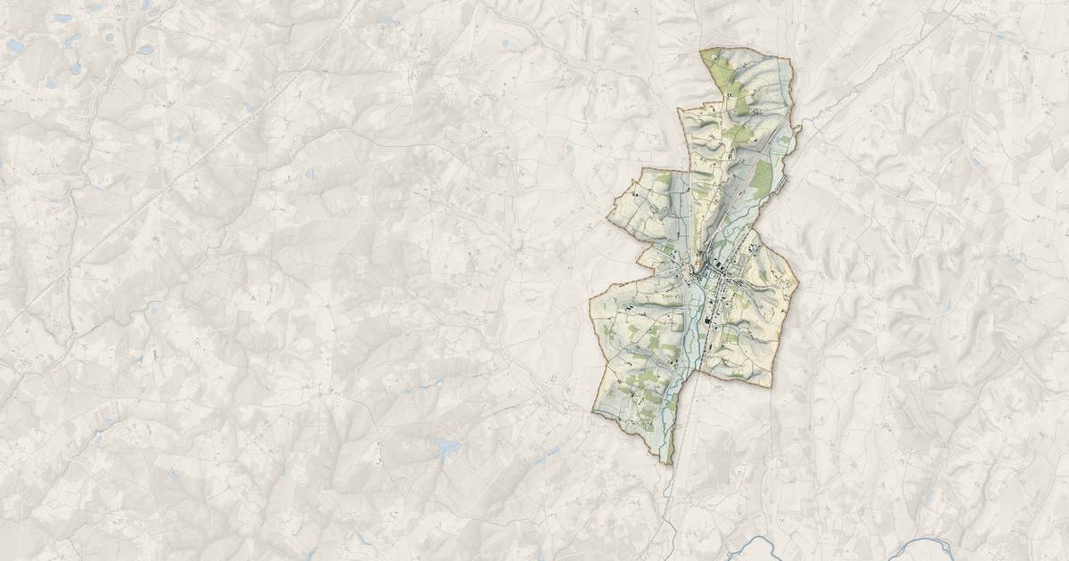 Portrait cartographique de Chalais : relief, eau, forêts, bâti et voies, calculés à partir des données de l'IGN