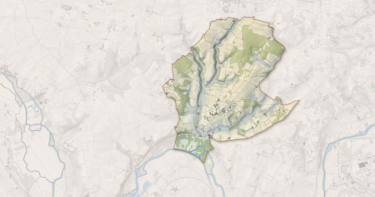 Portrait cartographique de Champmillon : relief, eau, forêts, bâti et voies, calculés à partir des données de l'IGN