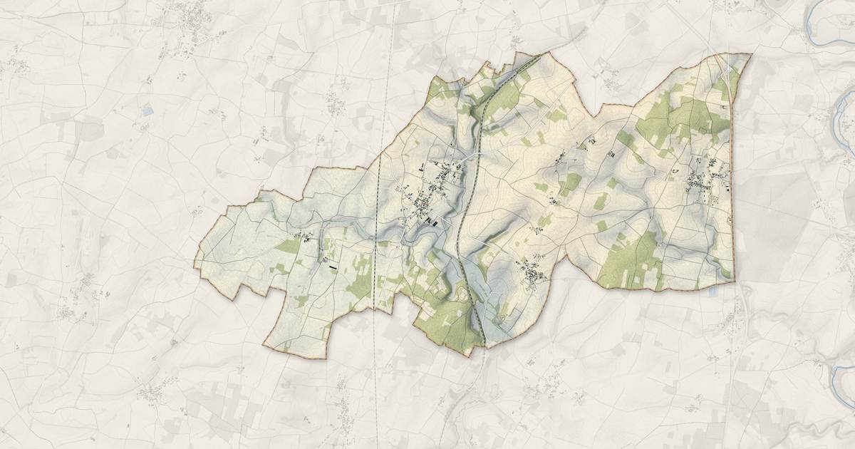 Portrait cartographique de Courcôme : relief, eau, forêts, bâti et voies, calculés à partir des données de l'IGN