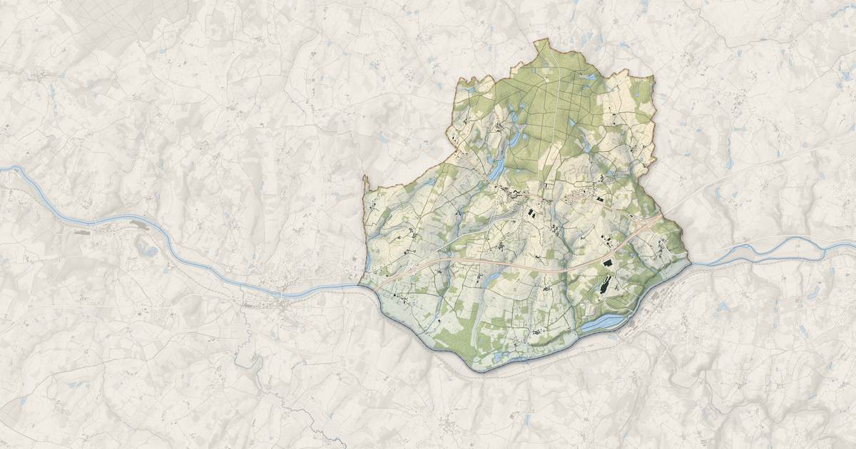 Portrait cartographique de Étagnac : relief, eau, forêts, bâti et voies, calculés à partir des données de l'IGN