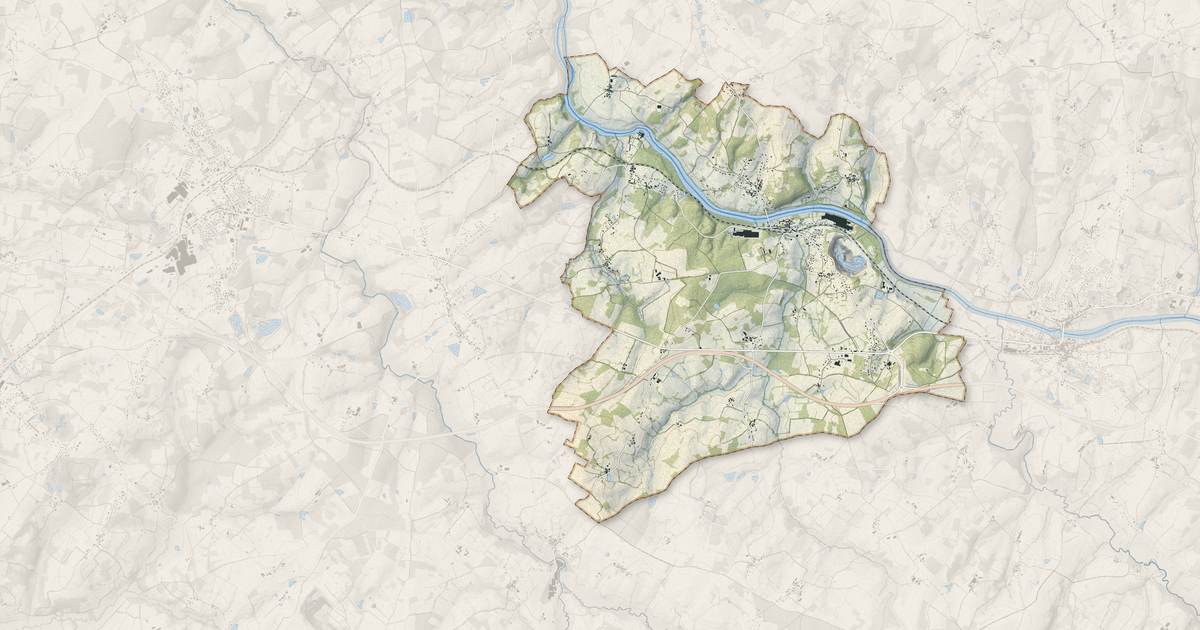 Portrait cartographique de Exideuil-sur-Vienne : relief, eau, forêts, bâti et voies, calculés à partir des données de l'IGN