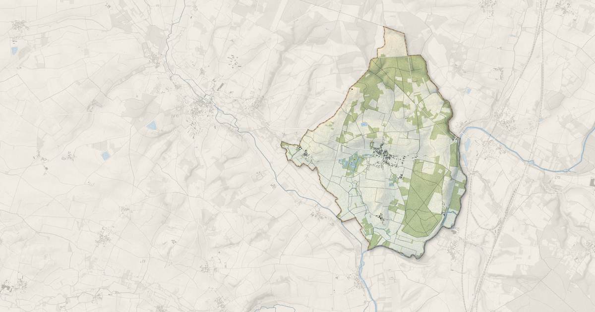 Portrait cartographique de Fouqueure : relief, eau, forêts, bâti et voies, calculés à partir des données de l'IGN