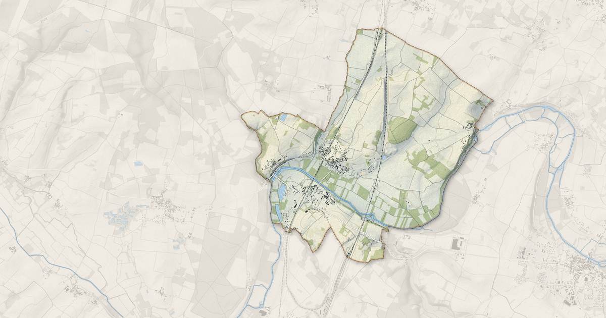 Portrait cartographique de Luxé : relief, eau, forêts, bâti et voies, calculés à partir des données de l'IGN