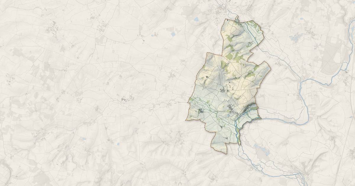 Portrait cartographique de Marcillac-Lanville : relief, eau, forêts, bâti et voies, calculés à partir des données de l'IGN