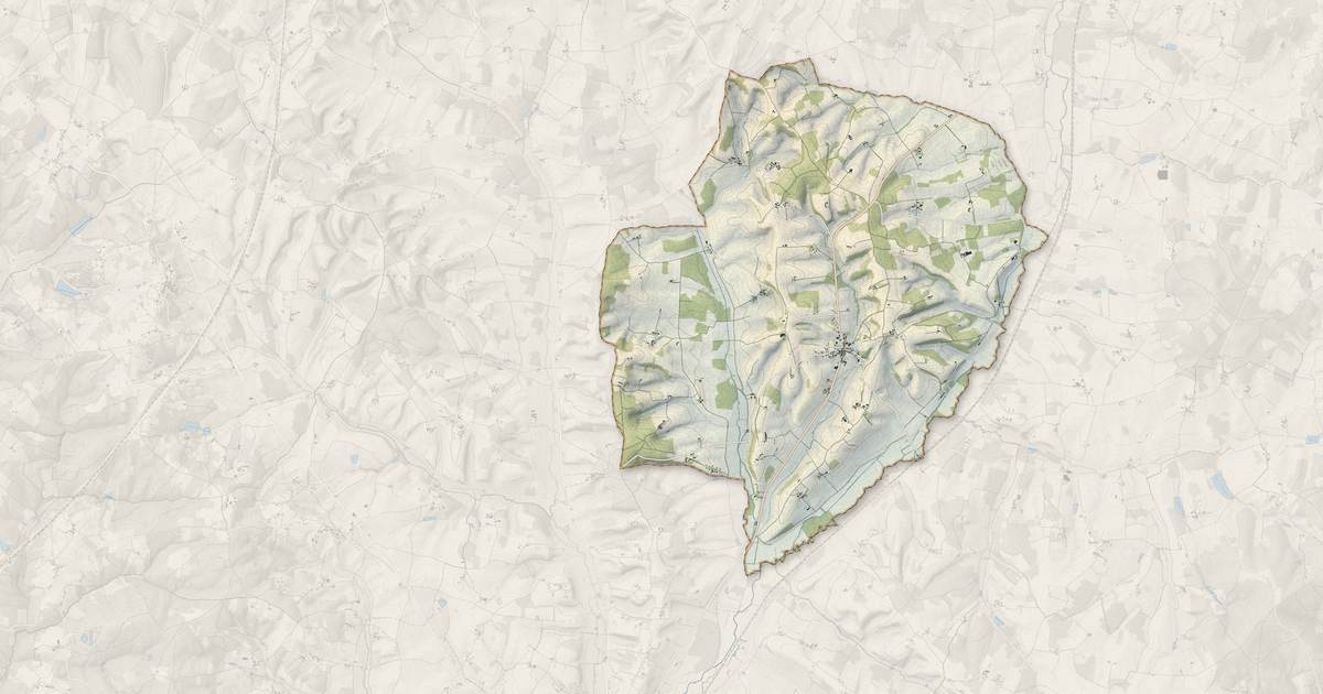 Portrait cartographique de Montboyer : relief, eau, forêts, bâti et voies, calculés à partir des données de l'IGN