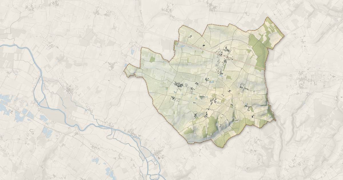 Portrait cartographique de Moulidars : relief, eau, forêts, bâti et voies, calculés à partir des données de l'IGN