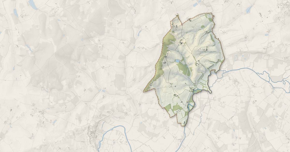 Portrait cartographique de Nabinaud : relief, eau, forêts, bâti et voies, calculés à partir des données de l'IGN