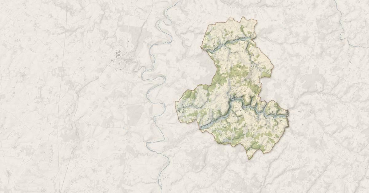Portrait cartographique de Nanteuil-en-Vallée : relief, eau, forêts, bâti et voies, calculés à partir des données de l'IGN