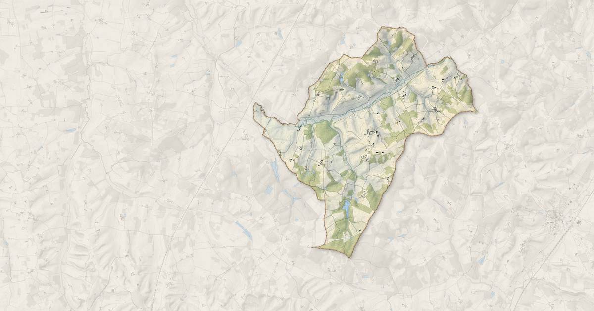 Portrait cartographique de Nonac : relief, eau, forêts, bâti et voies, calculés à partir des données de l'IGN
