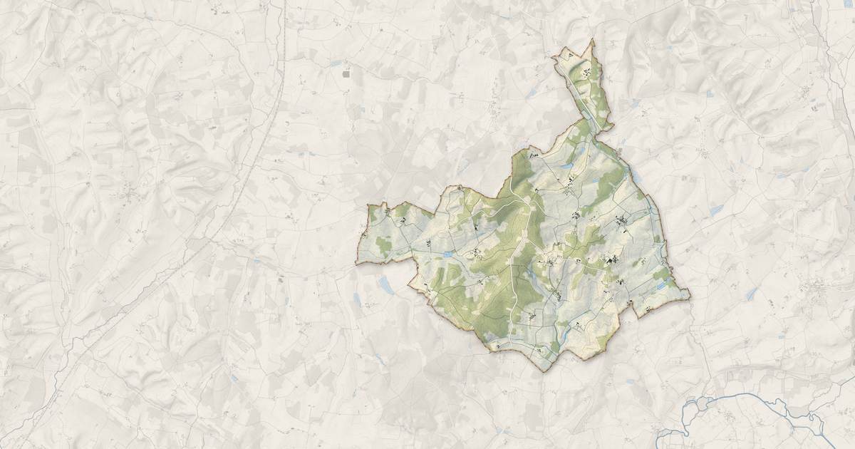 Portrait cartographique de Pillac : relief, eau, forêts, bâti et voies, calculés à partir des données de l'IGN