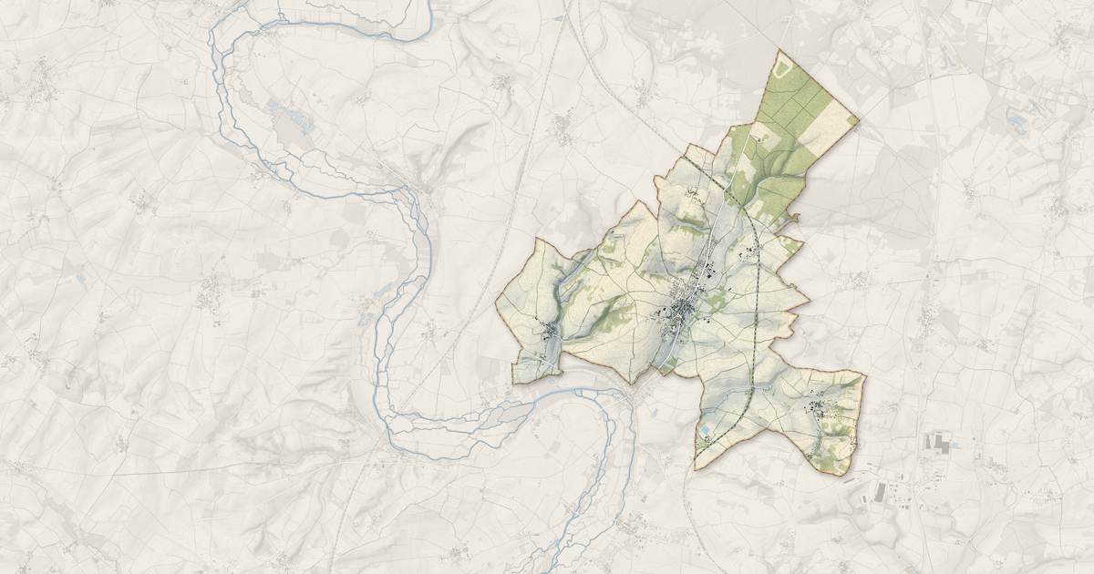Portrait cartographique de Saint-Amant-de-Boixe : relief, eau, forêts, bâti et voies, calculés à partir des données de l'IGN
