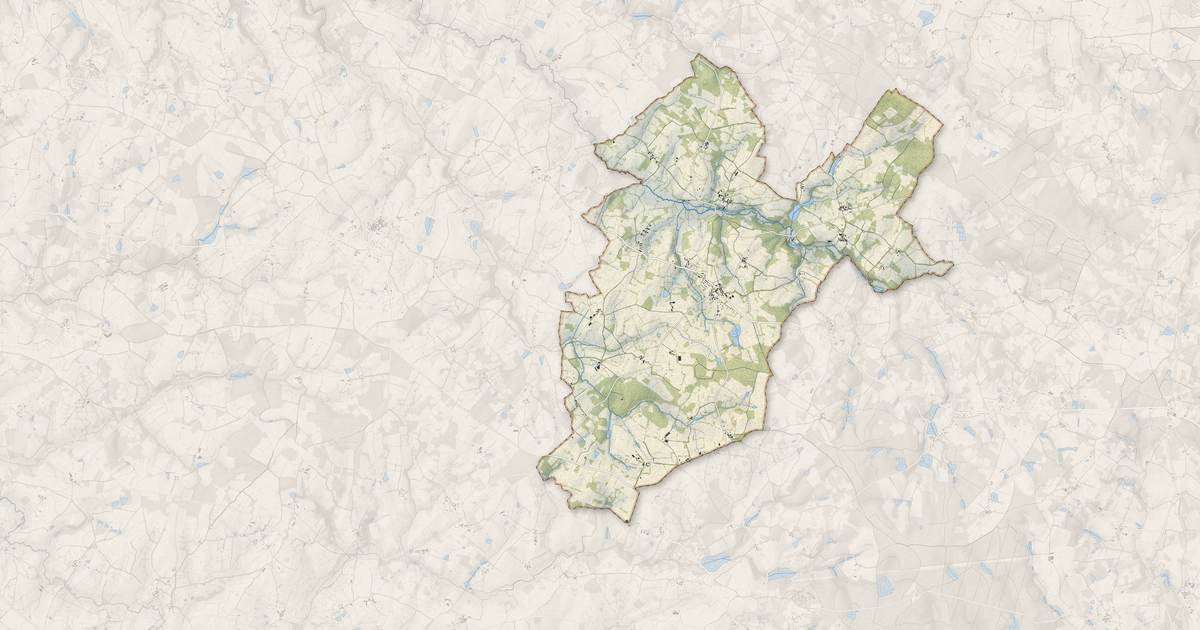 Portrait cartographique de Saint-Christophe : relief, eau, forêts, bâti et voies, calculés à partir des données de l'IGN