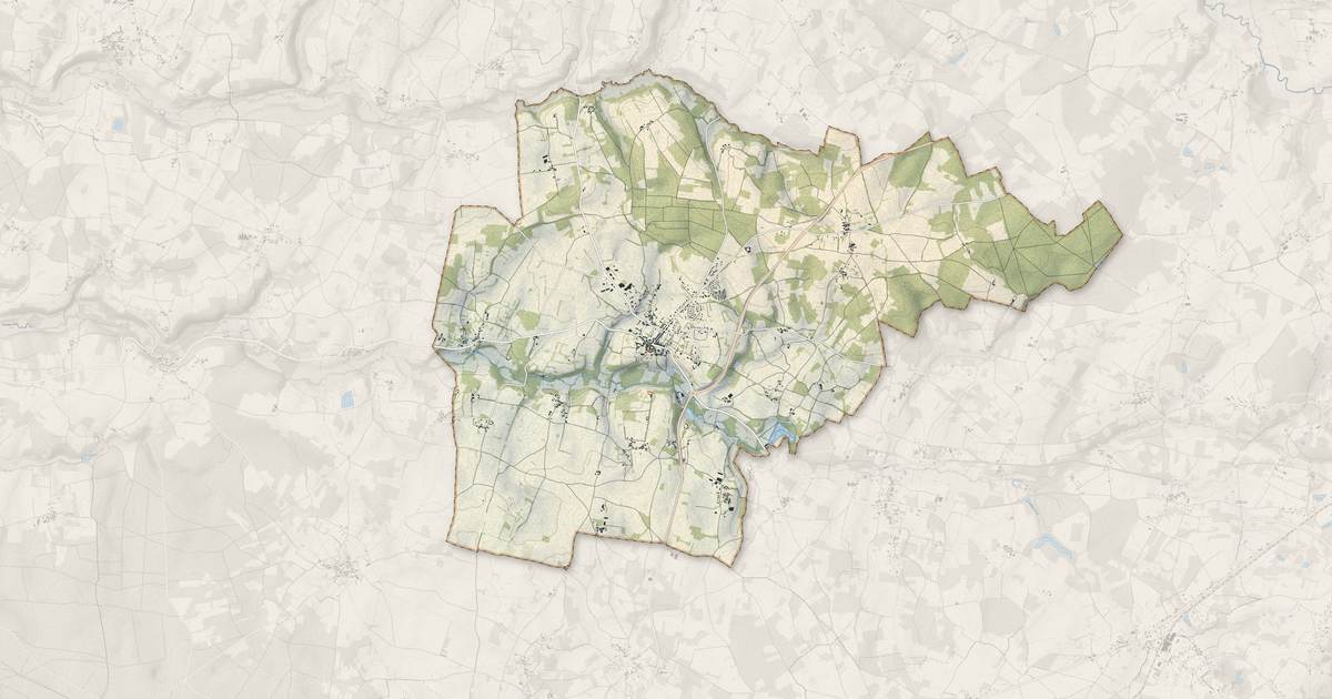 Portrait cartographique de Saint-Claud : relief, eau, forêts, bâti et voies, calculés à partir des données de l'IGN