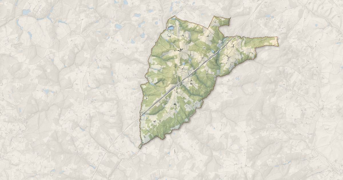 Portrait cartographique de Saint-Vallier : relief, eau, forêts, bâti et voies, calculés à partir des données de l'IGN