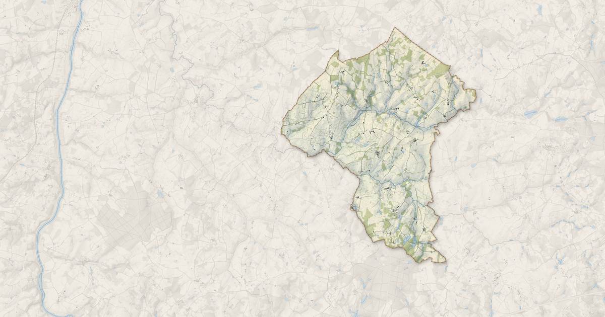 Portrait cartographique de Saulgond : relief, eau, forêts, bâti et voies, calculés à partir des données de l'IGN