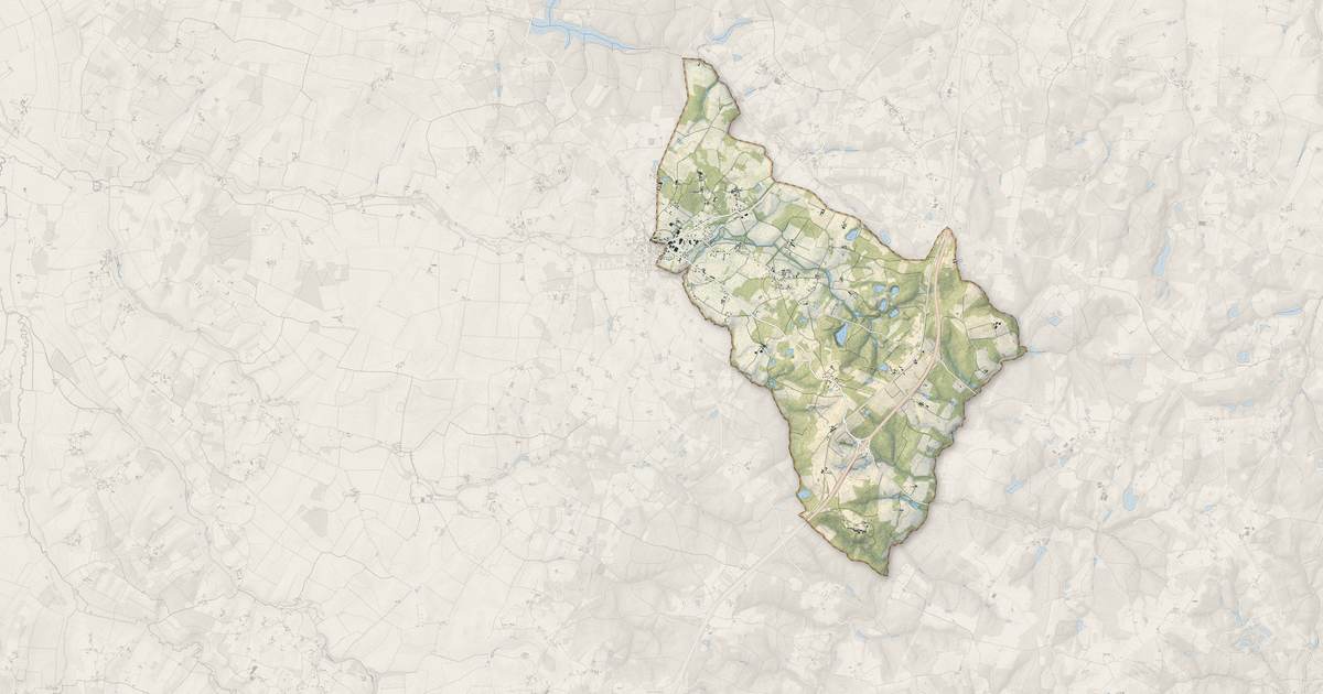 Portrait cartographique de Touvérac : relief, eau, forêts, bâti et voies, calculés à partir des données de l'IGN