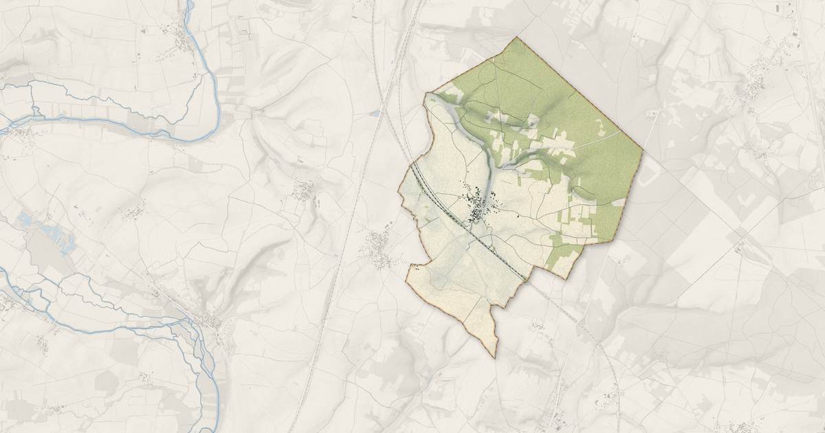 Portrait cartographique de Vervant : relief, eau, forêts, bâti et voies, calculés à partir des données de l'IGN
