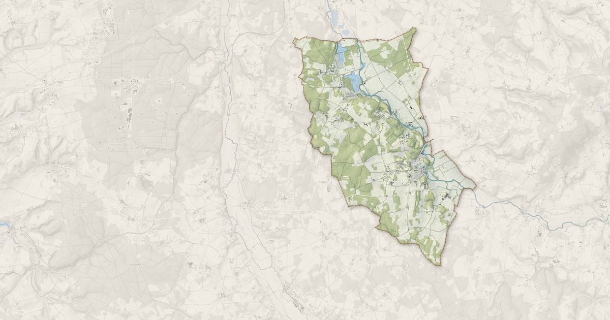Portrait cartographique de Moulins-sur-Tardoire : relief, eau, forêts, bâti et voies, calculés à partir des données de l'IGN