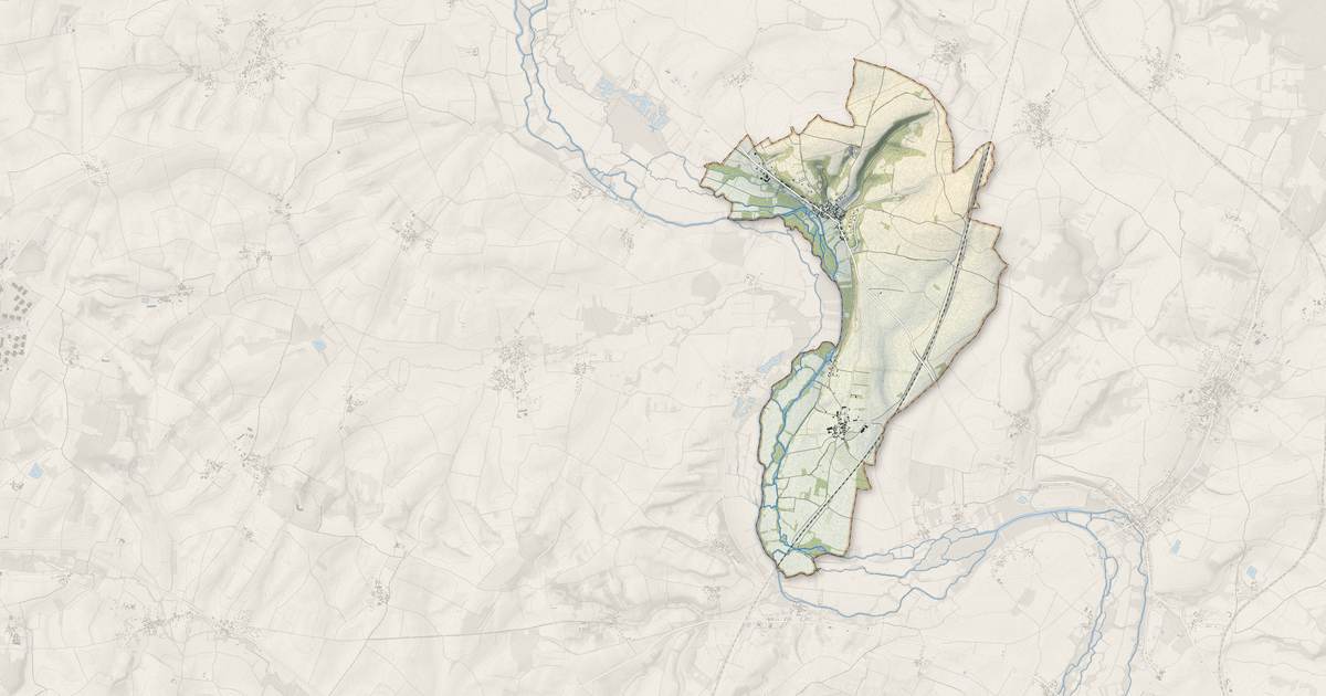 Portrait cartographique de Vouharte : relief, eau, forêts, bâti et voies, calculés à partir des données de l'IGN