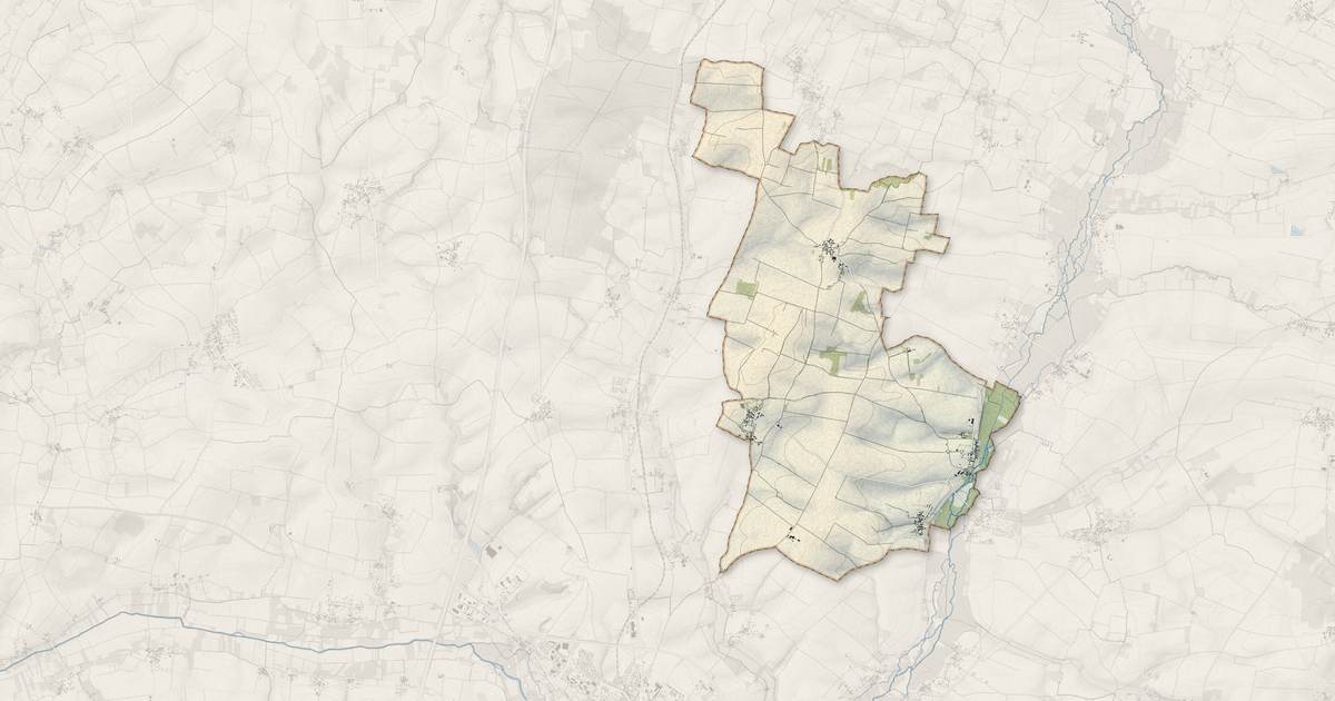 Portrait cartographique de Antezant-la-Chapelle : relief, eau, forêts, bâti et voies, calculés à partir des données de l'IGN