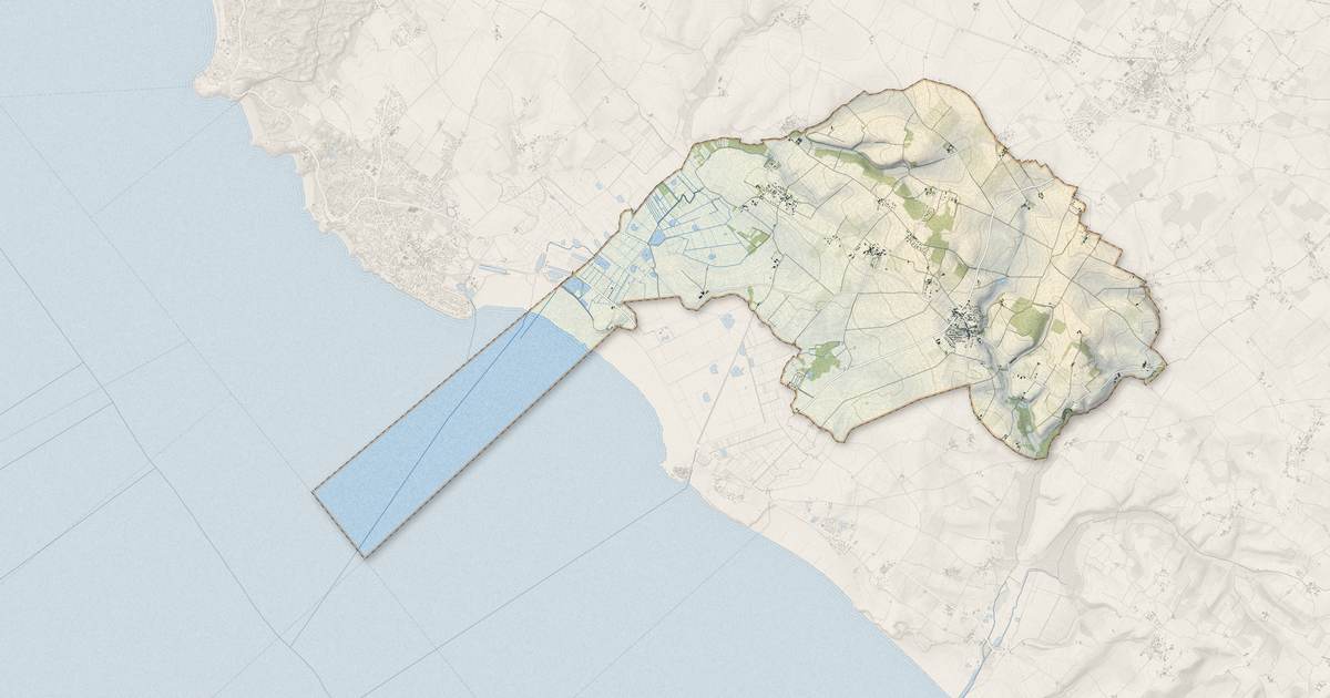 Portrait cartographique de Arces : relief, eau, forêts, bâti et voies, calculés à partir des données de l'IGN