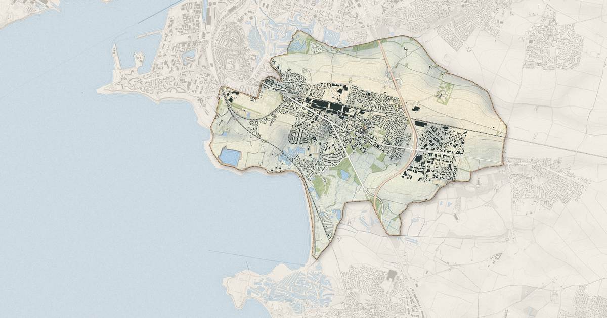 Portrait cartographique de Aytré : relief, eau, forêts, bâti et voies, calculés à partir des données de l'IGN