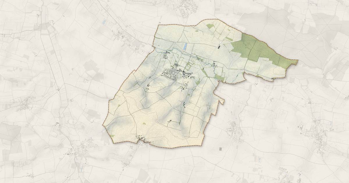 Portrait cartographique de Bouhet : relief, eau, forêts, bâti et voies, calculés à partir des données de l'IGN