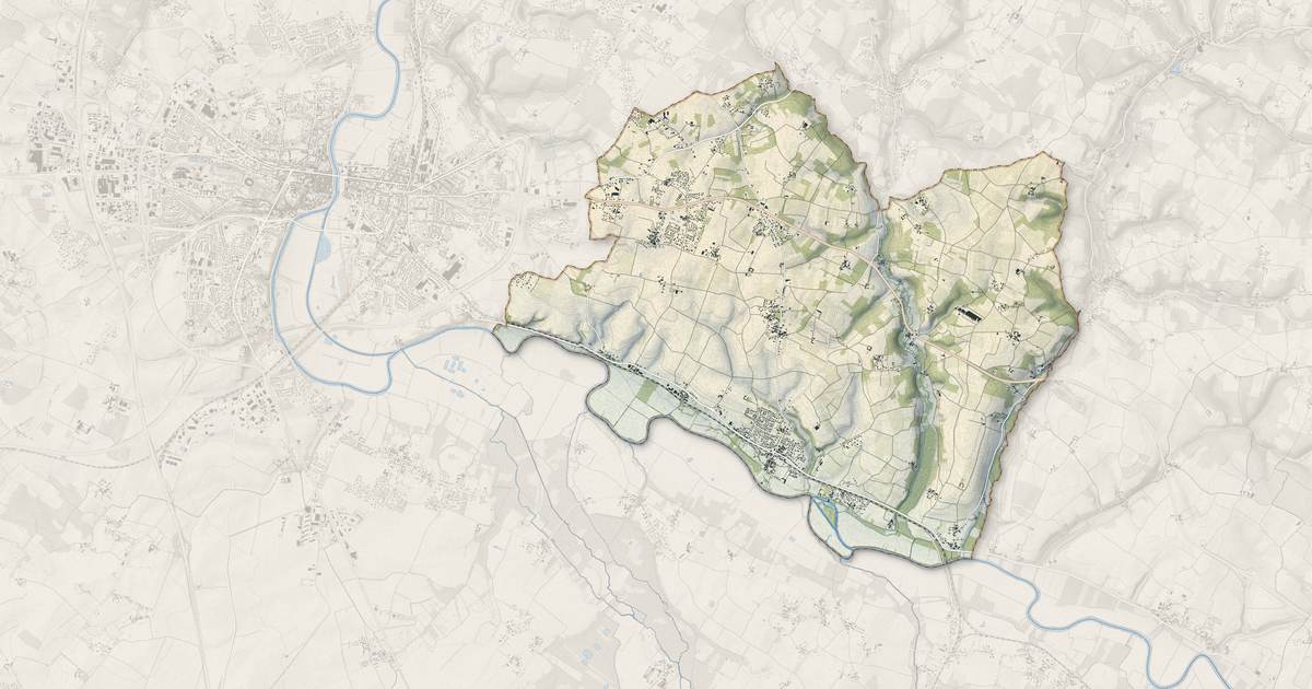 Portrait cartographique de Chaniers : relief, eau, forêts, bâti et voies, calculés à partir des données de l'IGN