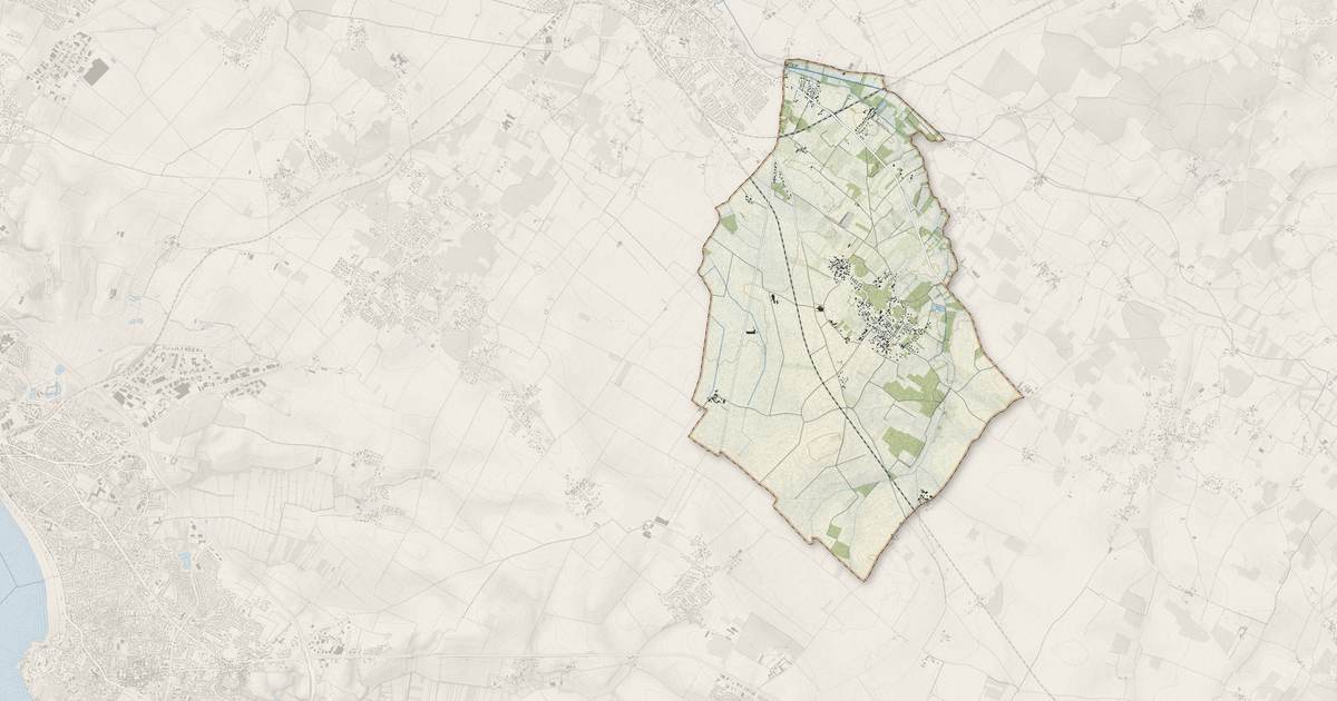 Portrait cartographique de Le Chay : relief, eau, forêts, bâti et voies, calculés à partir des données de l'IGN