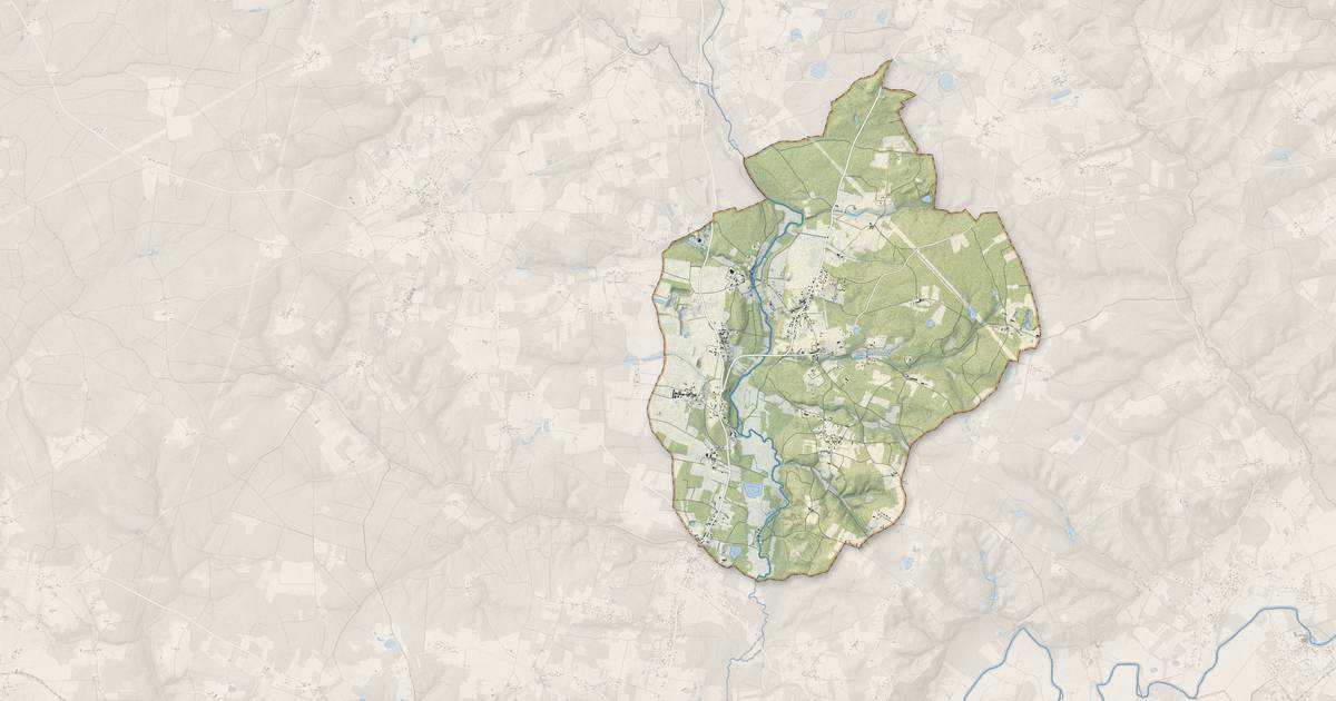 Portrait cartographique de La Clotte : relief, eau, forêts, bâti et voies, calculés à partir des données de l'IGN