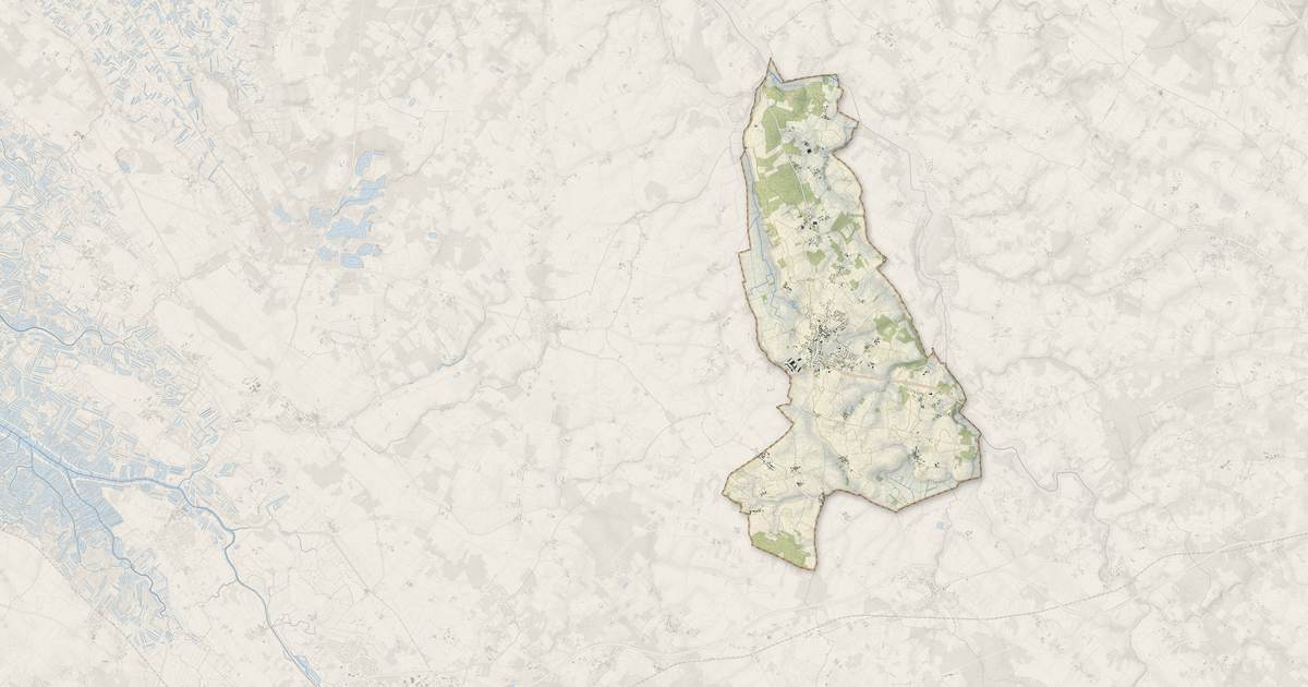 Portrait cartographique de Corme-Royal : relief, eau, forêts, bâti et voies, calculés à partir des données de l'IGN