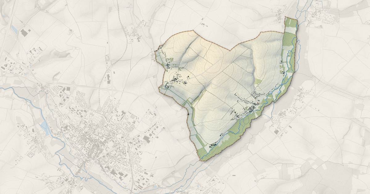Portrait cartographique de Courcelles : relief, eau, forêts, bâti et voies, calculés à partir des données de l'IGN