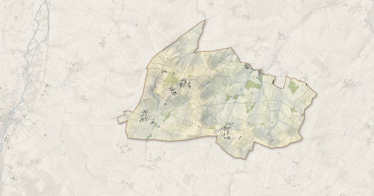 Portrait cartographique de Échebrune : relief, eau, forêts, bâti et voies, calculés à partir des données de l'IGN