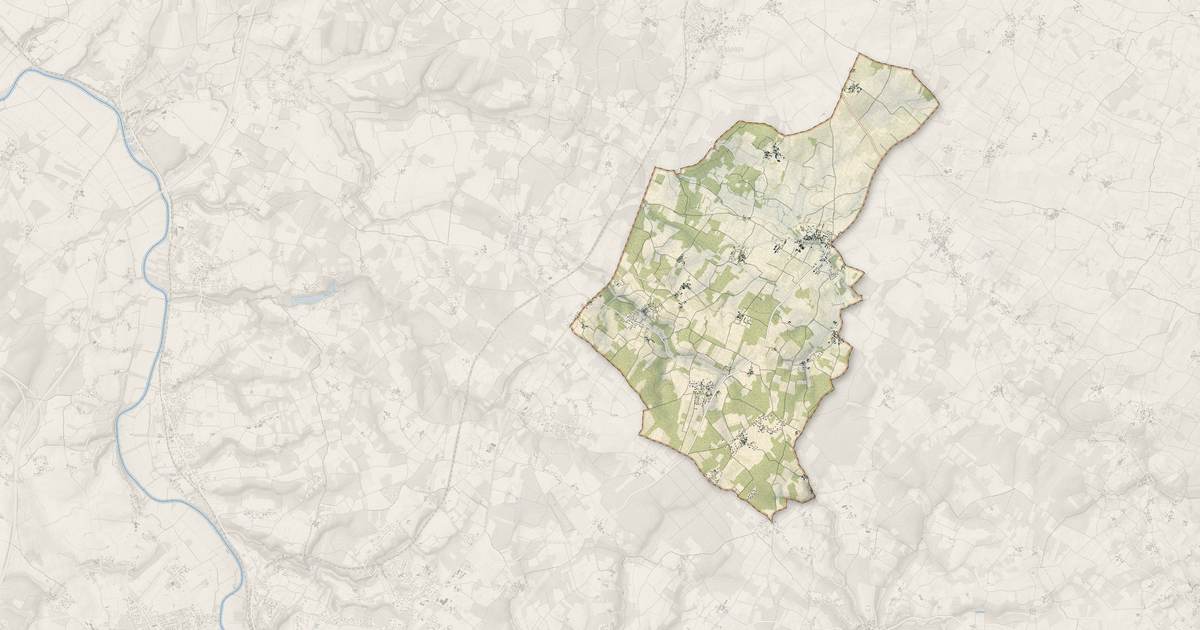 Portrait cartographique de Écoyeux : relief, eau, forêts, bâti et voies, calculés à partir des données de l'IGN