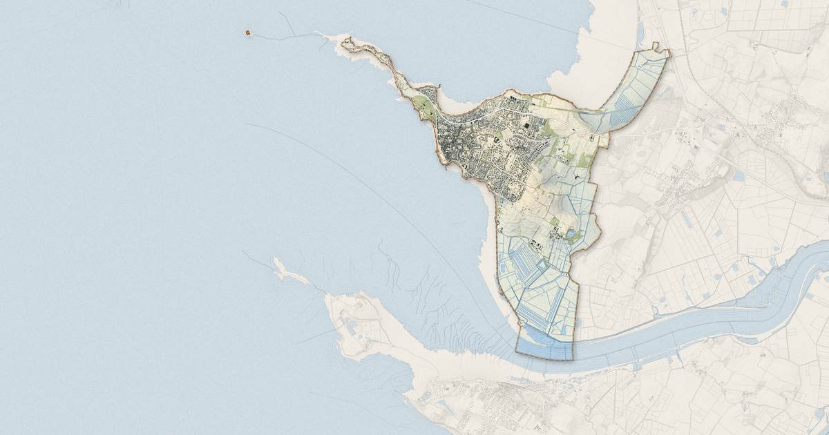 Portrait cartographique de Fouras : relief, eau, forêts, bâti et voies, calculés à partir des données de l'IGN