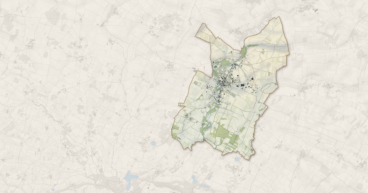 Portrait cartographique de Matha : relief, eau, forêts, bâti et voies, calculés à partir des données de l'IGN