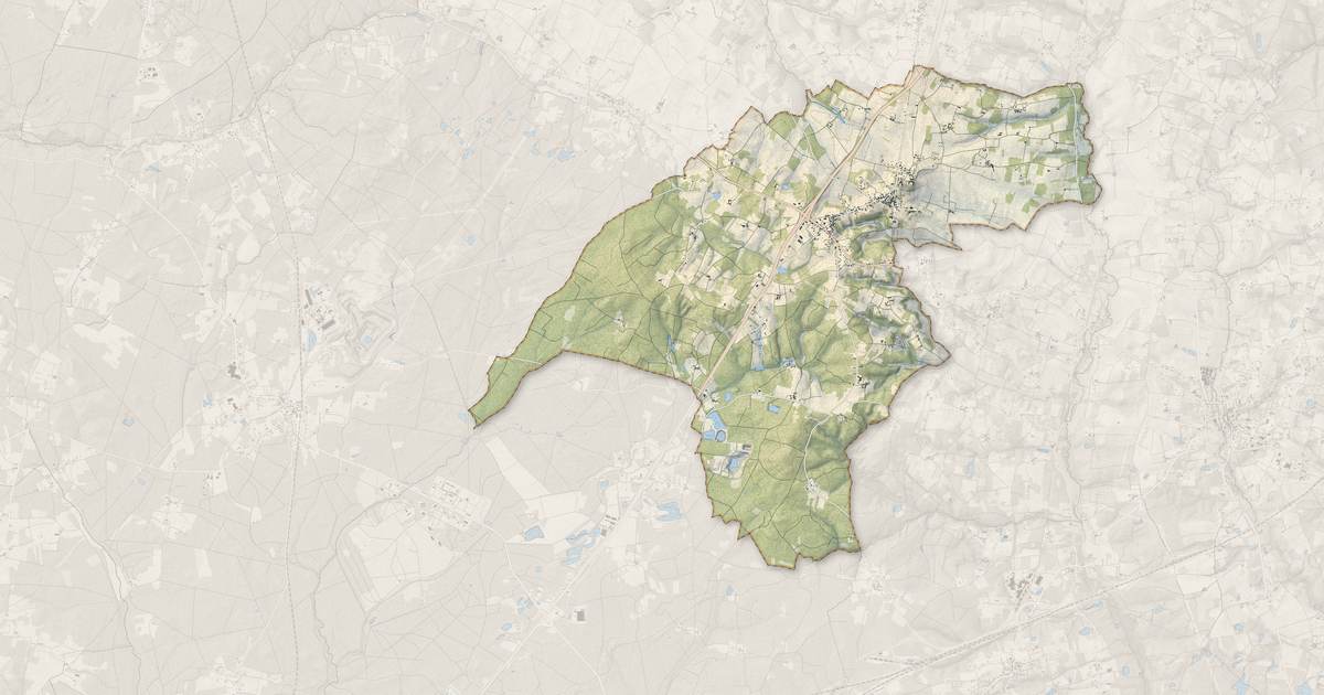 Portrait cartographique de Montlieu-la-Garde : relief, eau, forêts, bâti et voies, calculés à partir des données de l'IGN