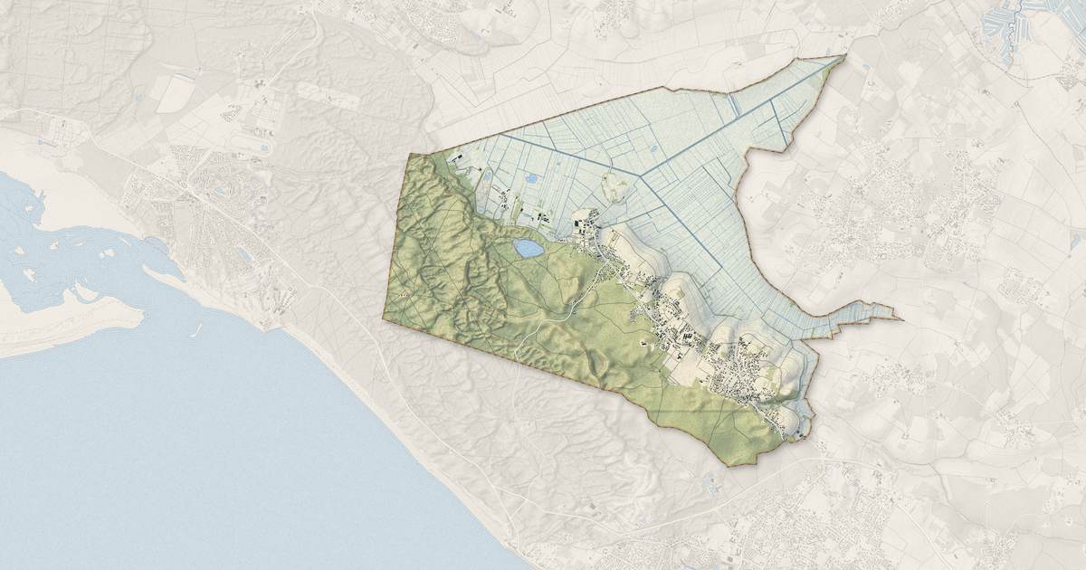 Portrait cartographique de Saint-Augustin : relief, eau, forêts, bâti et voies, calculés à partir des données de l'IGN