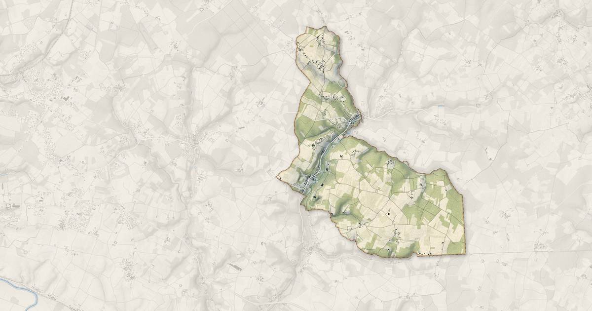 Portrait cartographique de Saint-Césaire : relief, eau, forêts, bâti et voies, calculés à partir des données de l'IGN