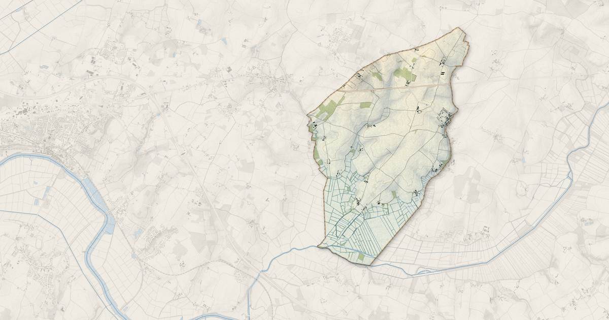 Portrait cartographique de Saint-Coutant-le-Grand : relief, eau, forêts, bâti et voies, calculés à partir des données de l'IGN