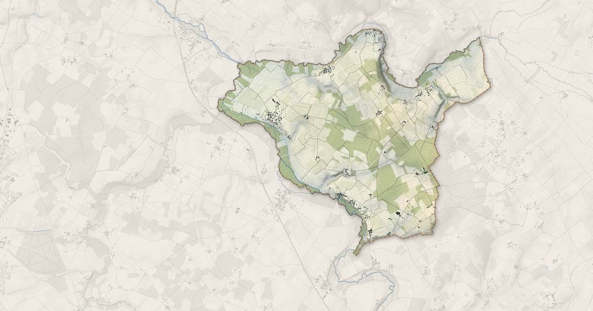 Portrait cartographique de Saint-Georges-Antignac : relief, eau, forêts, bâti et voies, calculés à partir des données de l'IGN