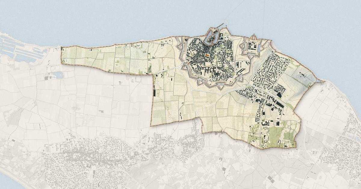 Portrait cartographique de Saint-Martin-de-Ré : relief, eau, forêts, bâti et voies, calculés à partir des données de l'IGN