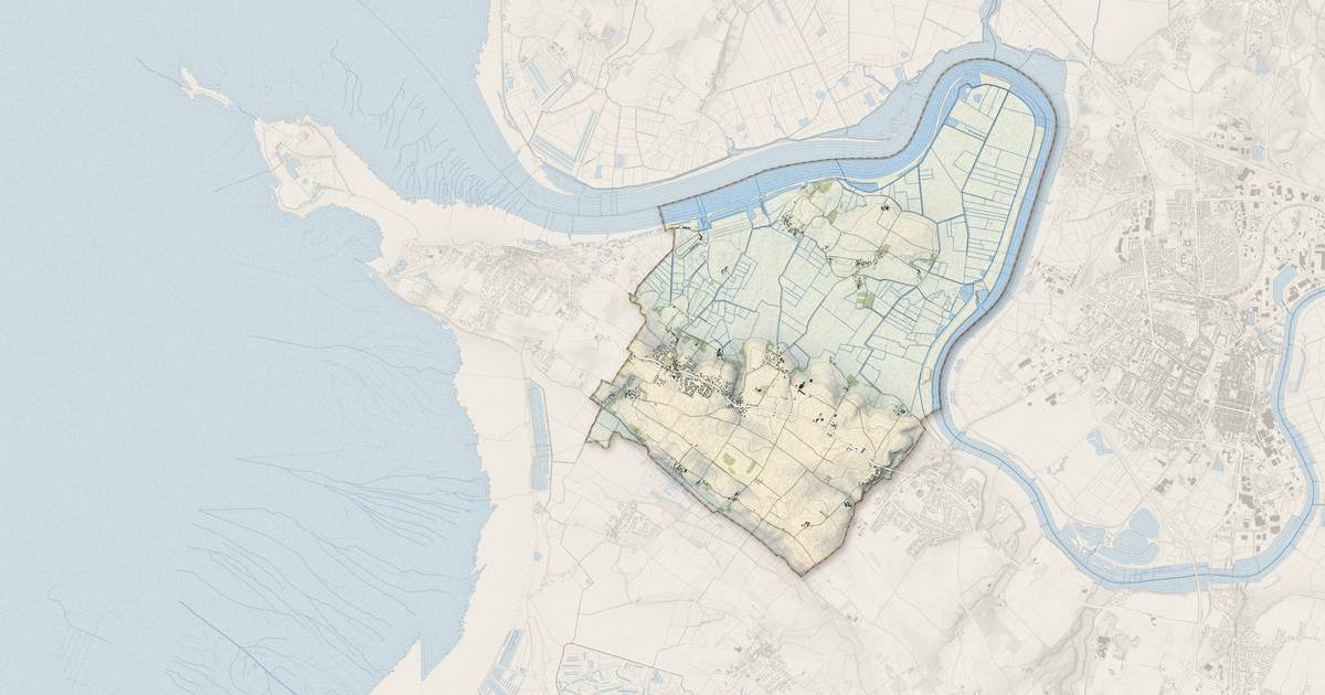 Portrait cartographique de Saint-Nazaire-sur-Charente : relief, eau, forêts, bâti et voies, calculés à partir des données de l'IGN