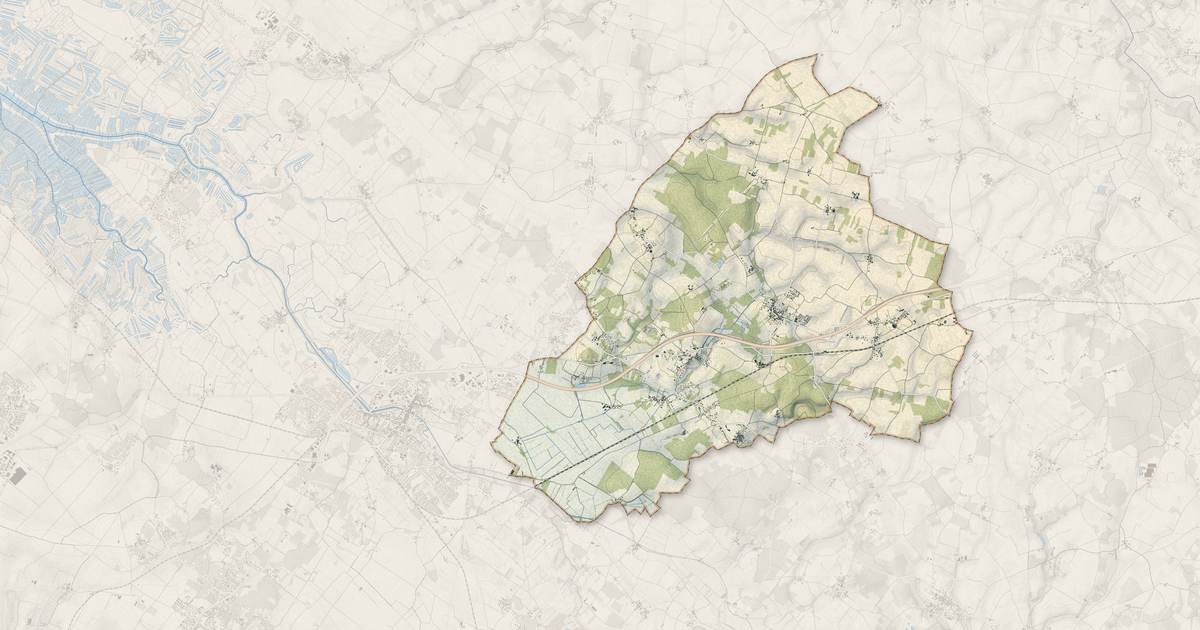 Portrait cartographique de Saint-Romain-de-Benet : relief, eau, forêts, bâti et voies, calculés à partir des données de l'IGN